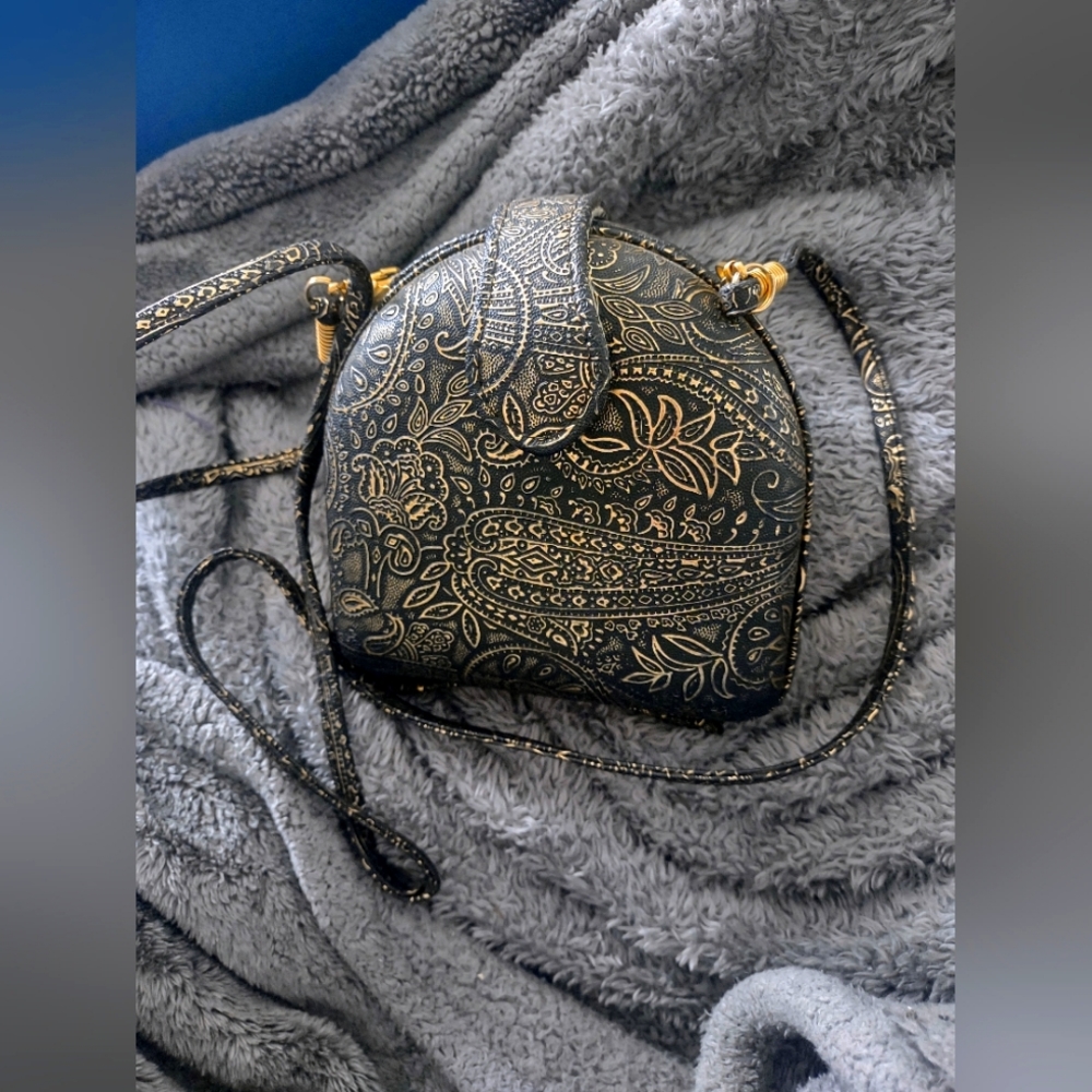 Women's vintage crossbody bag
